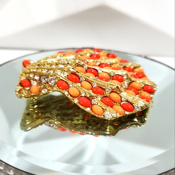 Beautiful Undersea KENNETH LANE Jeweled Scallop Seashell Brooch - Picture 4 of 6